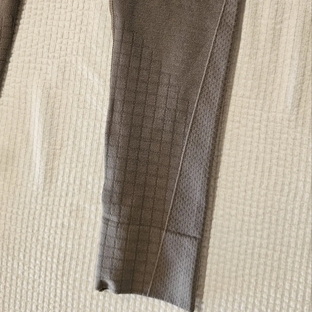 lululemon Lab Seamless W'ool-Blend Tight color rover(Grey) size 4